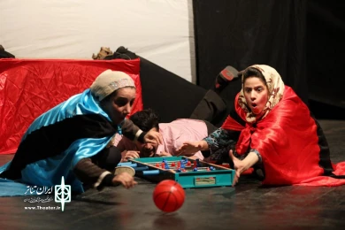 آژدهاک وارد می‌شود