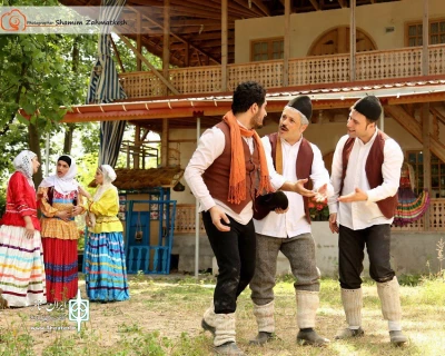 نمایش خیابانی «بمانی زای»