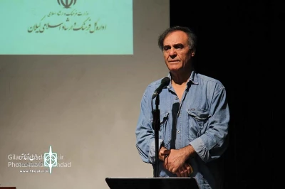قطب‌الدین صادقی:

نیک‌ذاتی فخرایی بزرگترین فضیلت اوست