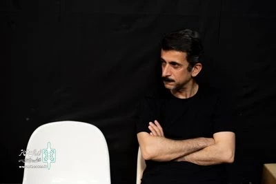 گفت‌وگو با هادی آذرنگ کارگردان حاضر در جشنواره نمایش‌های آیینی و سنتی

«بازی‌نامه ملی»؛ راوی و قصه‌گوی تنهایی کلفت‌ها و نوکران یک خانه اشرافی
