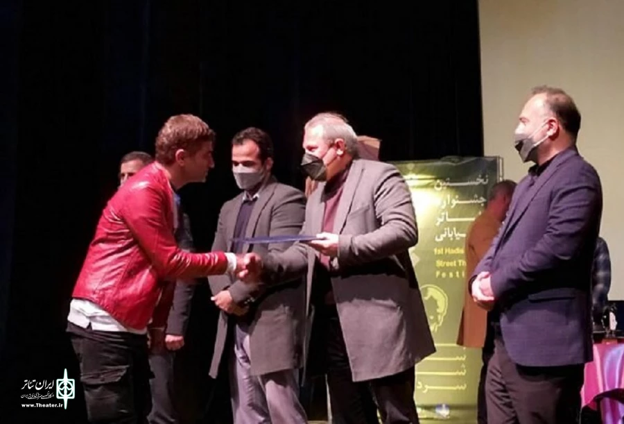 نخستین جشنواره تئاتر خیابانی انزلی به کار خود پایان داد 3