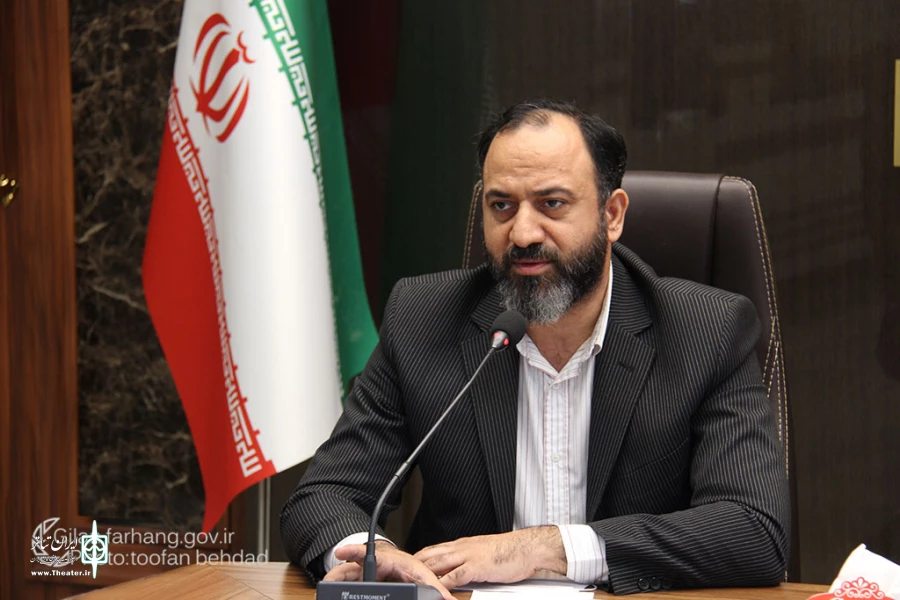 هنرمند، زندگی قهرمانان جامعه خود را نقش آفرینی می‌کند 2