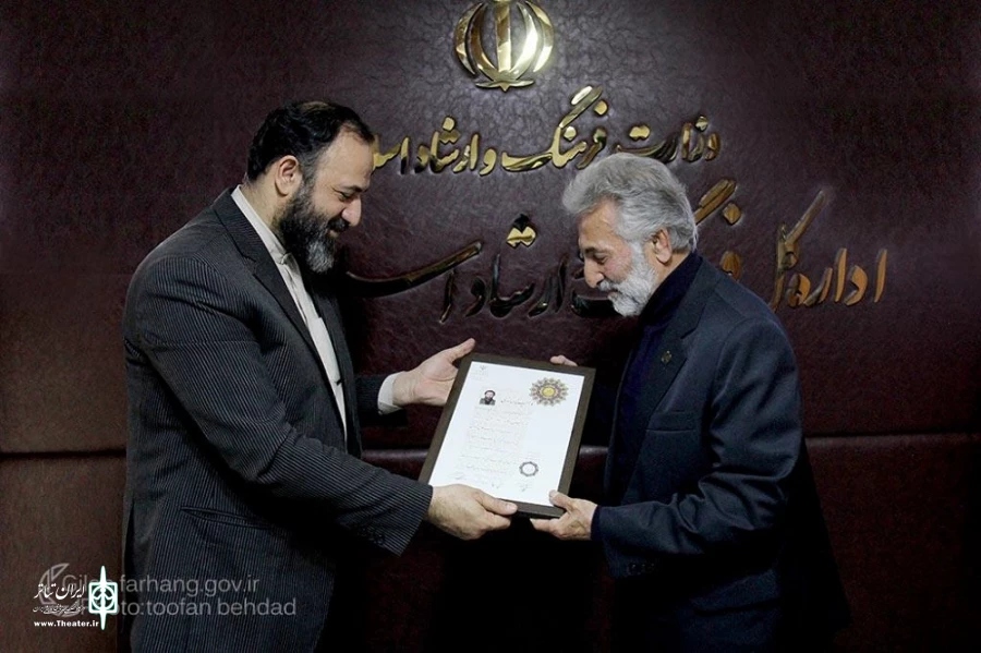 اعطای نشان درجه یک هنری به پیشکسوت هنر تعزیه گیلان 2