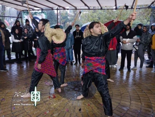 زیبایی‌های تئاتر در روز بارانی لاهیجان/ تقدیم همه اجراهای جشنواره لاهیجان به آتیلا پسیانی 3