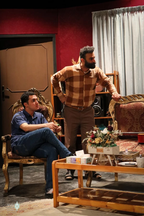 نمایش مرد مقابل در لاهیجان  4