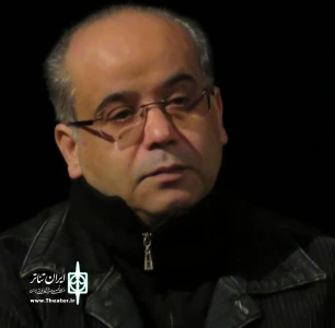 بهزاد دوگوهرانی

هیج میزانسن و دیالوگی در تئاتر بدون دلیل نیست